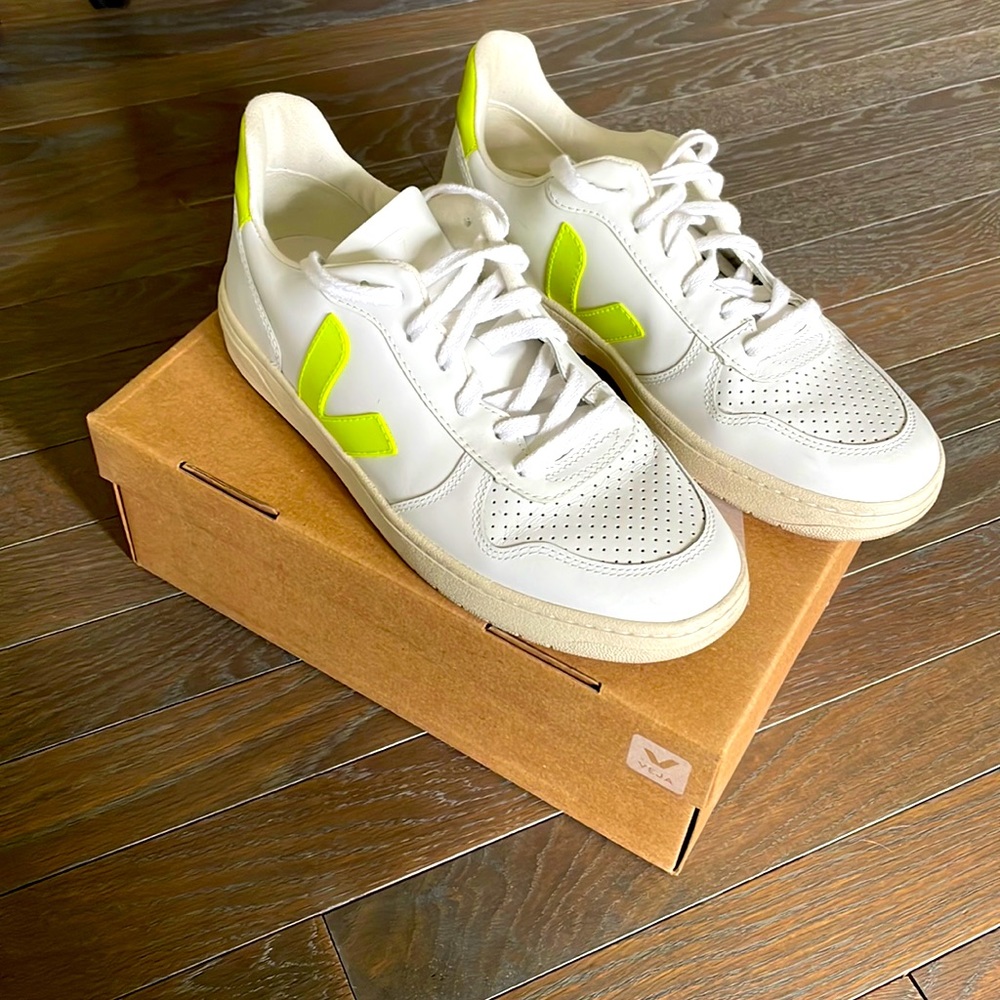 Only worn twice- Veja Sneakers
